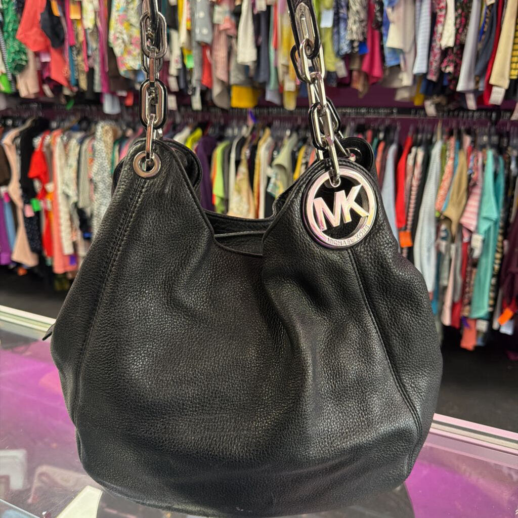 Leather Chain detail Pebbled Leather Hobo Shoulder Bag