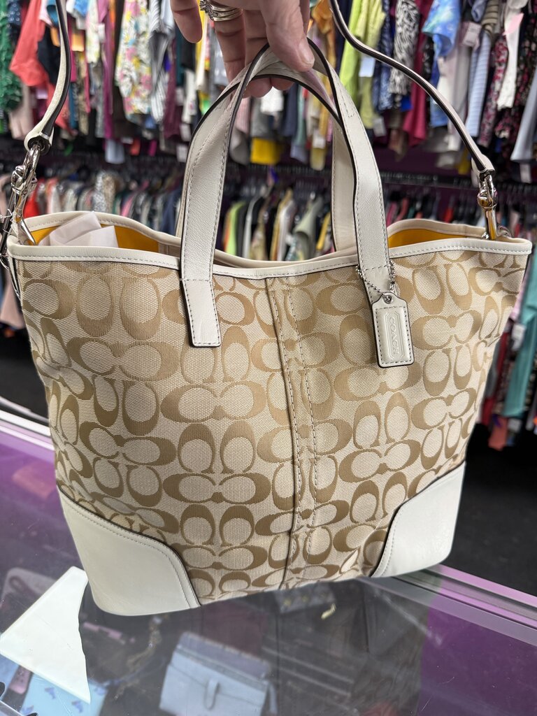 Coach NWT Hadley Handbag Tote Monogram F28981