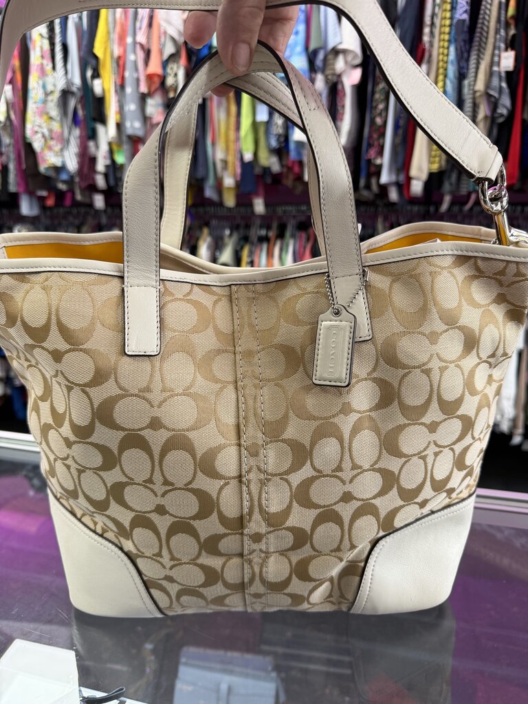 Coach NWT Hadley Handbag Tote Monogram F28981