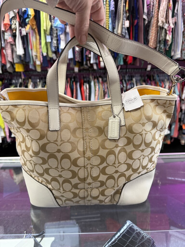 Coach NWT Hadley Handbag Tote Monogram F28981