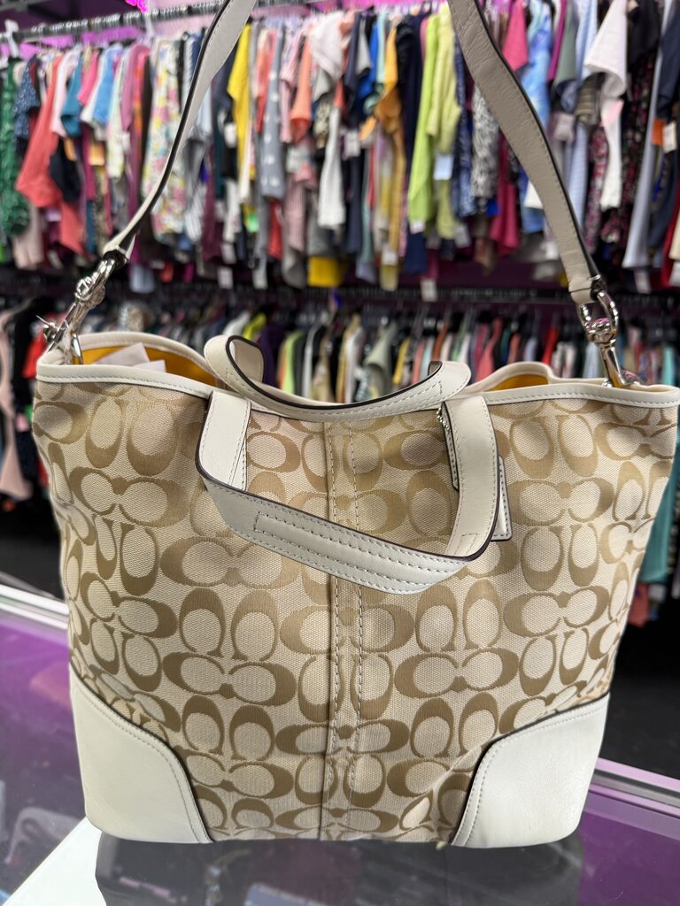 Coach NWT Hadley Handbag Tote Monogram F28981
