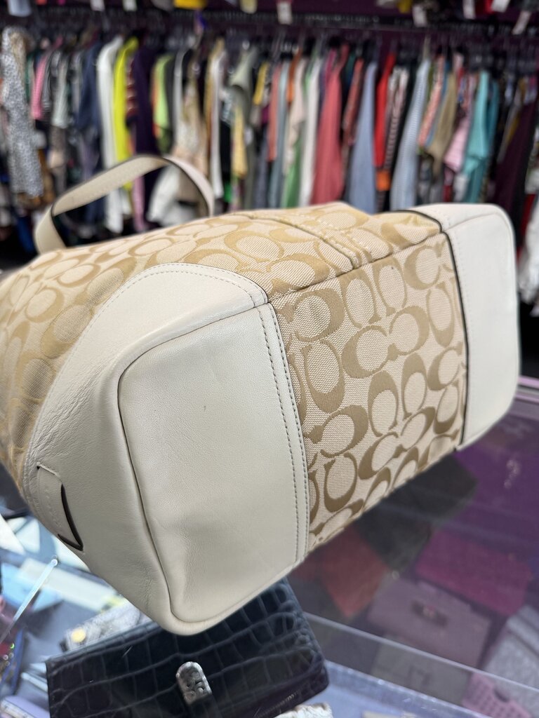 Coach NWT Hadley Handbag Tote Monogram F28981