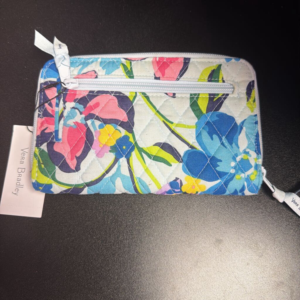 Vera Bradley NWT Large Quilted Wallet