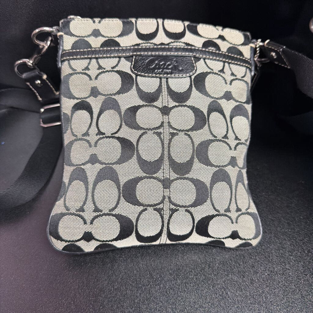 Coach Penelope Signature Swingpack Crossbody