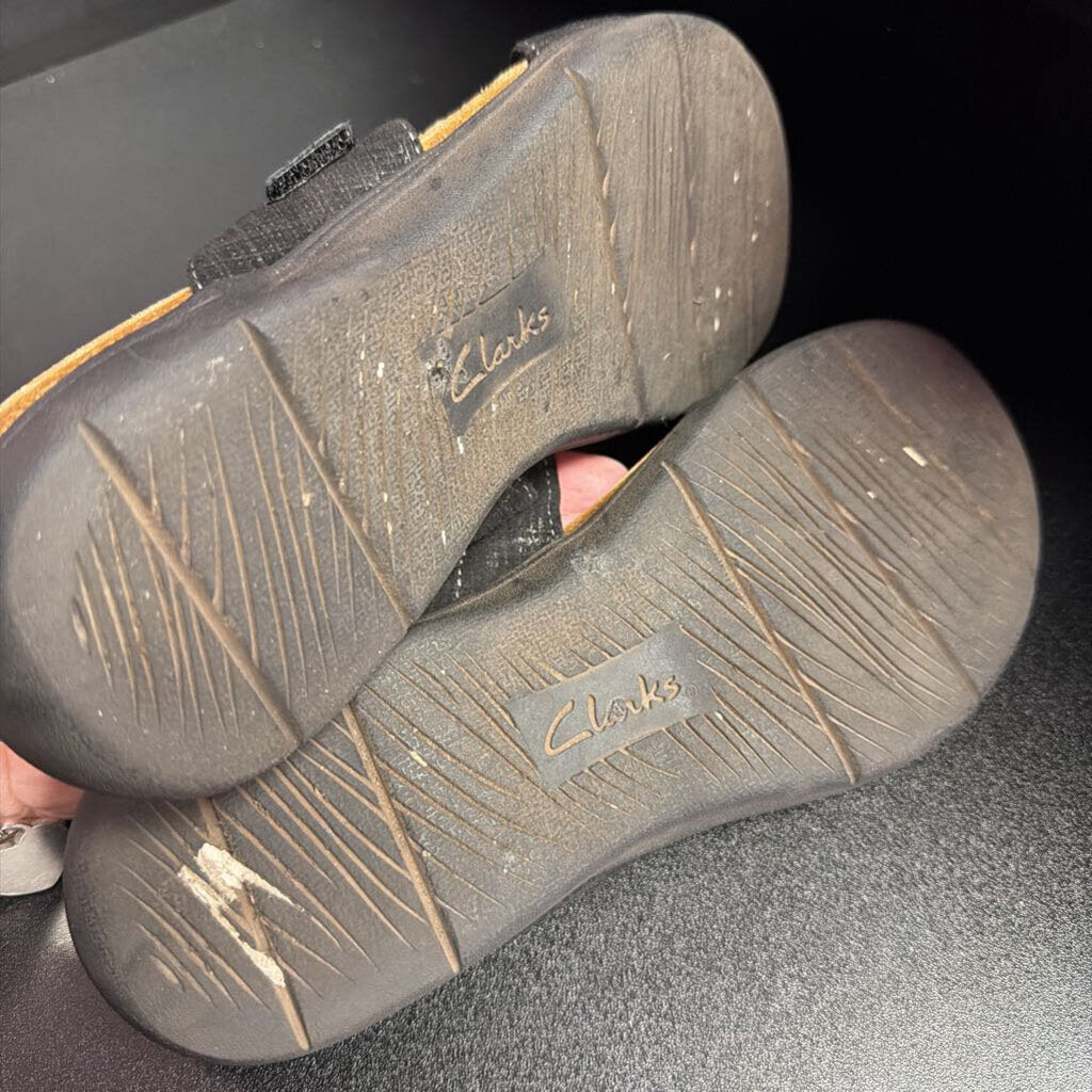 9 Clarks April Dusk Adjustable Strap Slide Sandals