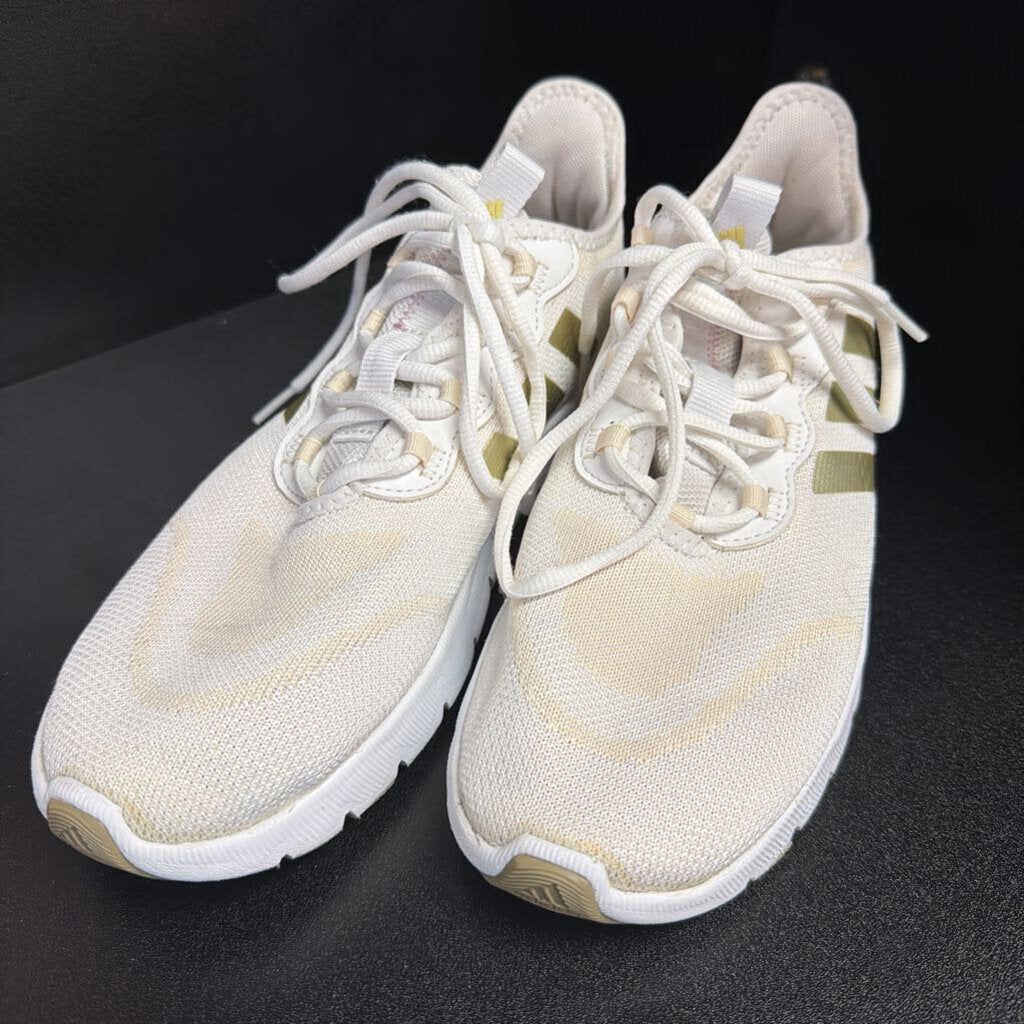 9 Adidas Swift Run Mesh Sneaker