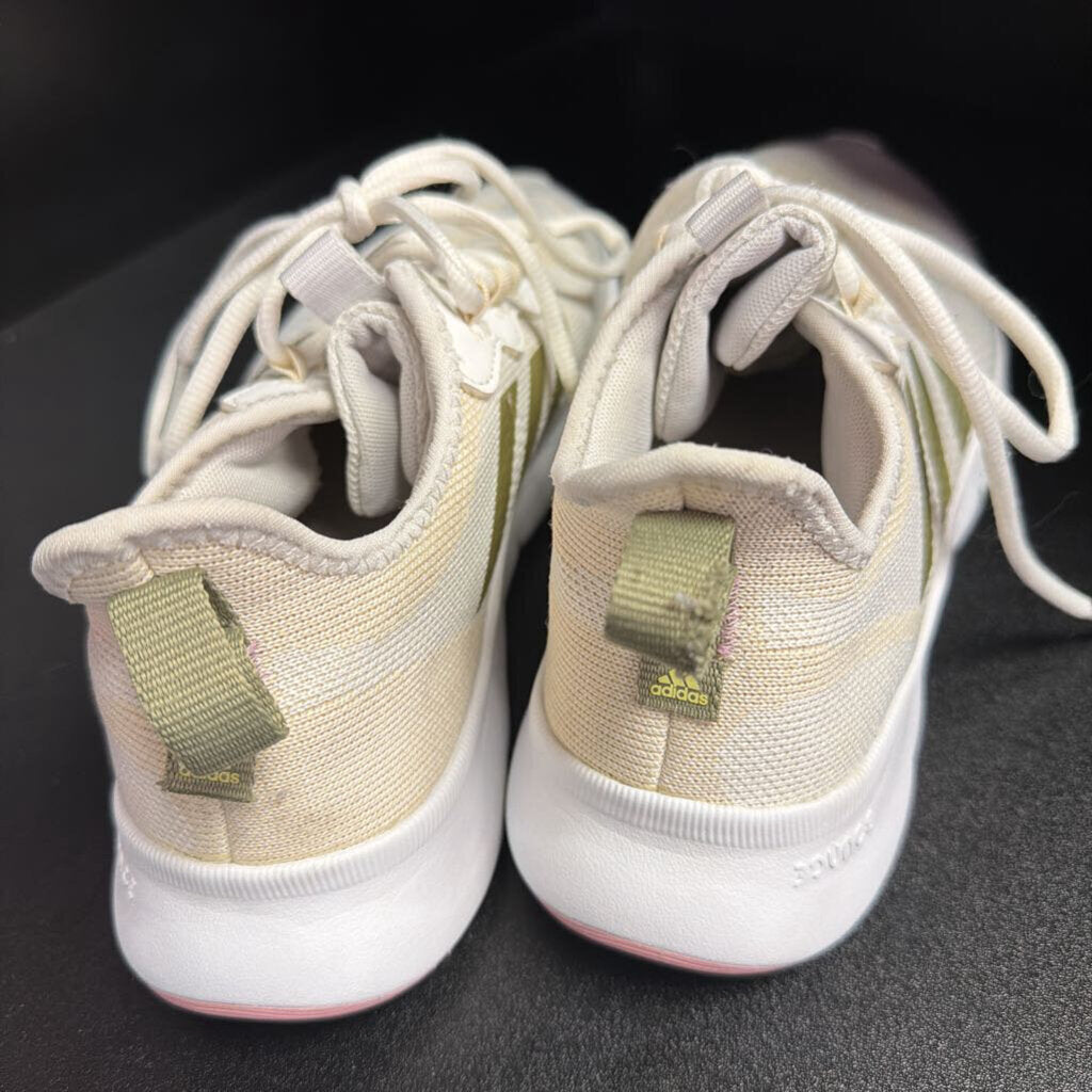 9 Adidas Swift Run Mesh Sneaker