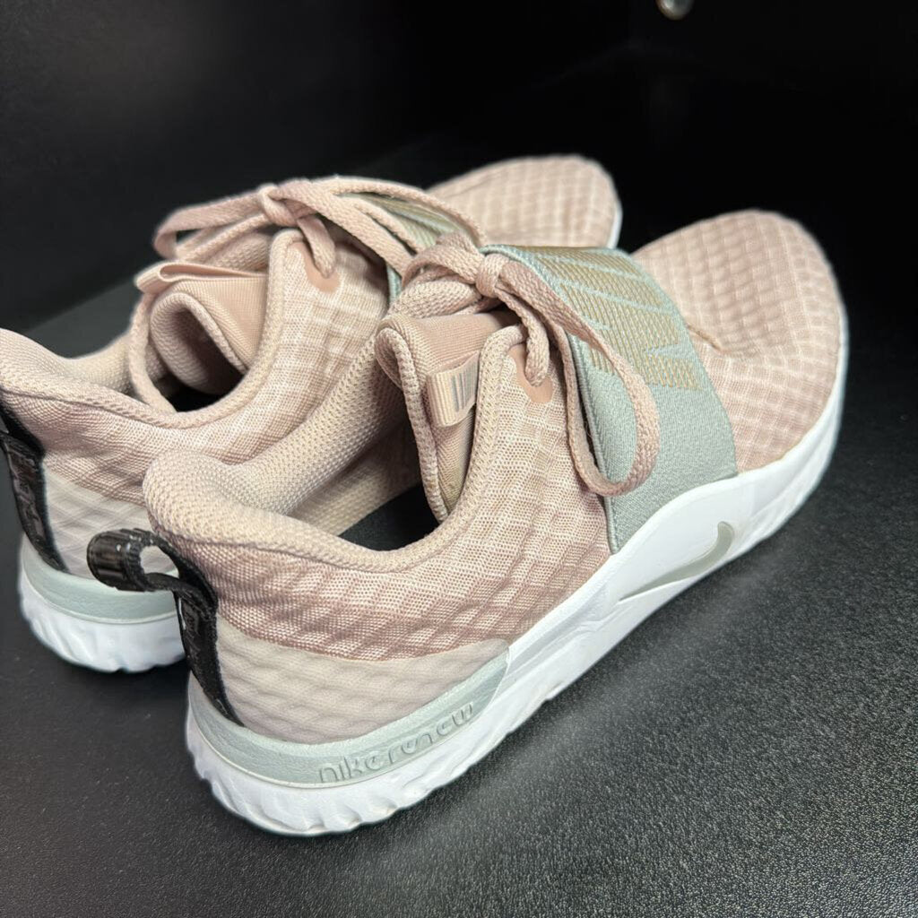 8.5 Nike Renew TR9 Trainers