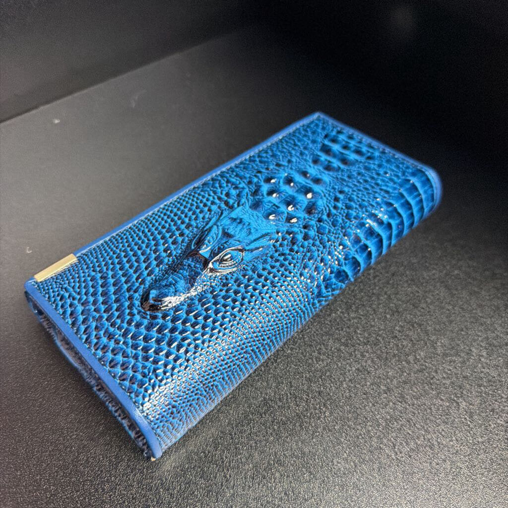 Unknown Gator Wallet Folding