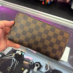 Louis Vuitton Damier As IS Zip wallet