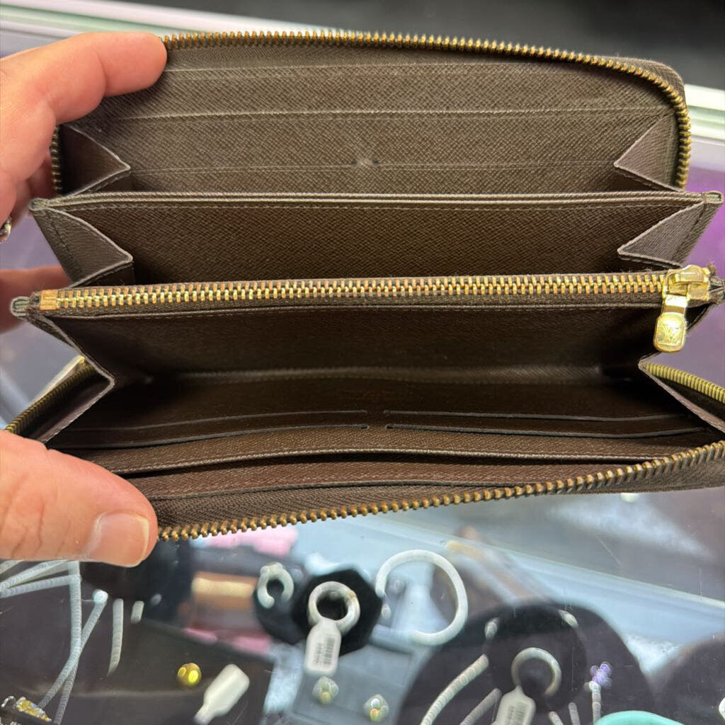 Louis Vuitton Damier As IS Zip wallet
