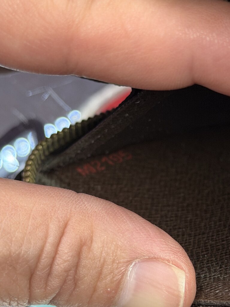 Louis Vuitton Damier As IS Zip wallet