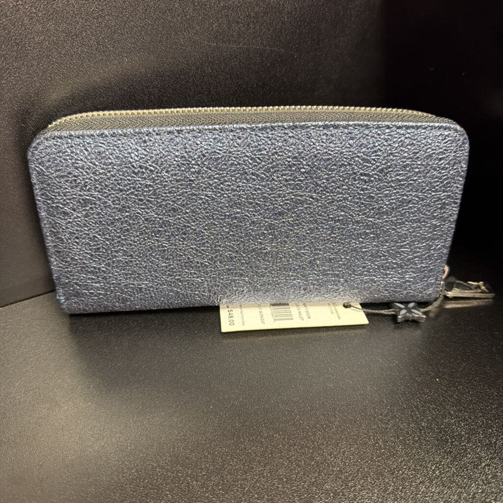 BCBG Spakle Zip wallet NWT