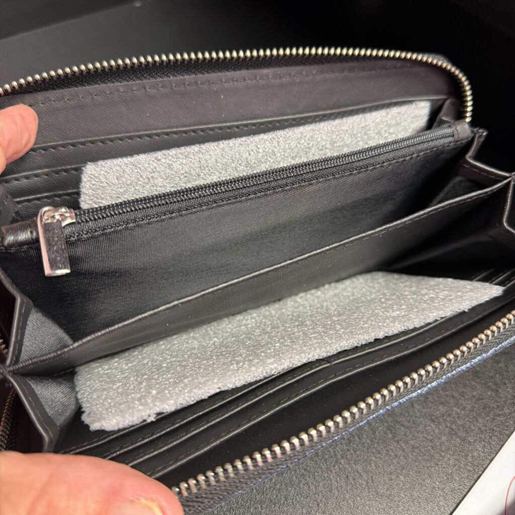 BCBG Spakle Zip wallet NWT