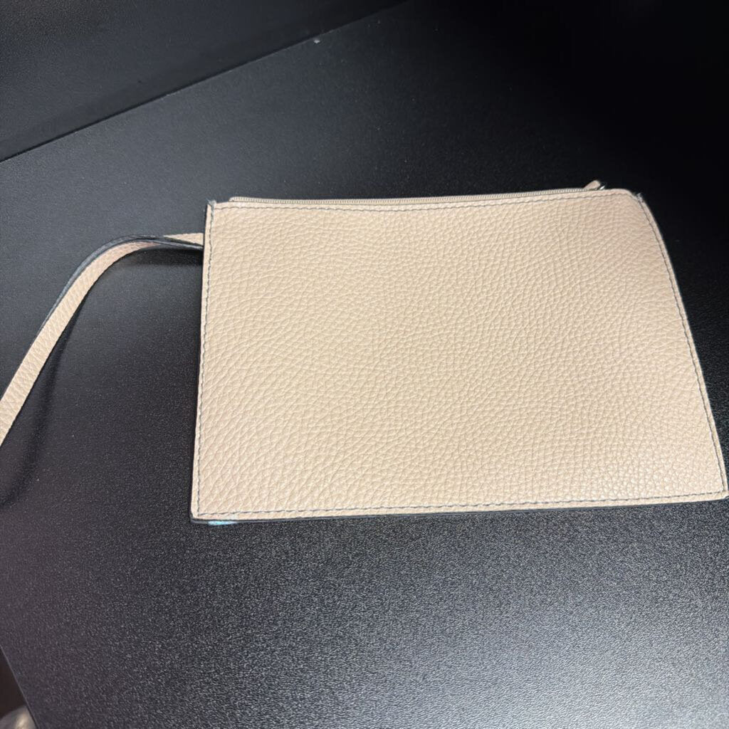 Unknown Pebbled Wristlet