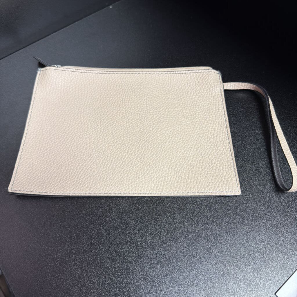 Unknown Pebbled Wristlet