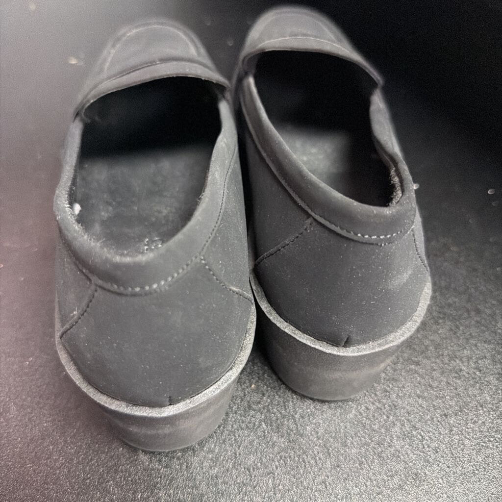 9 Aerosoles Solid Platform Loafer