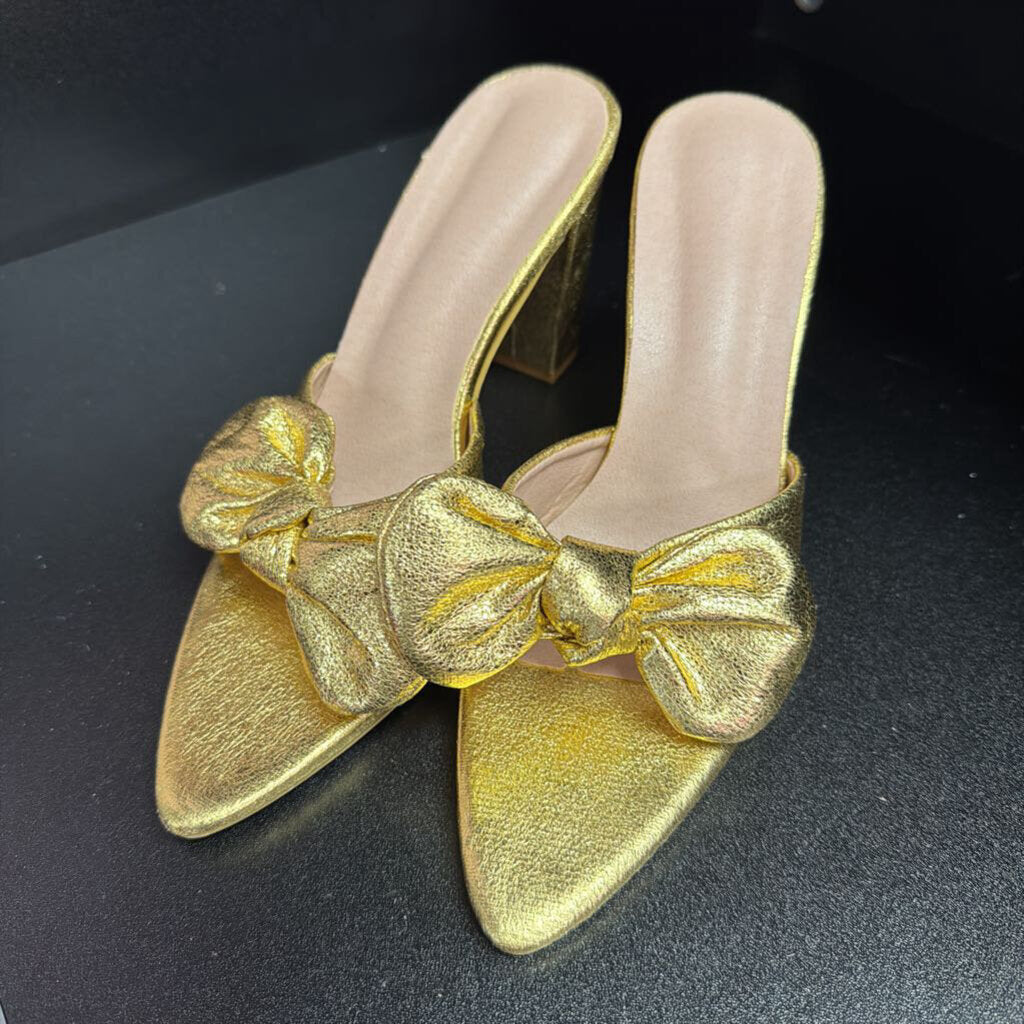 9/9.5 Unknown Gold Slide Pointed Bow Chunky Heel