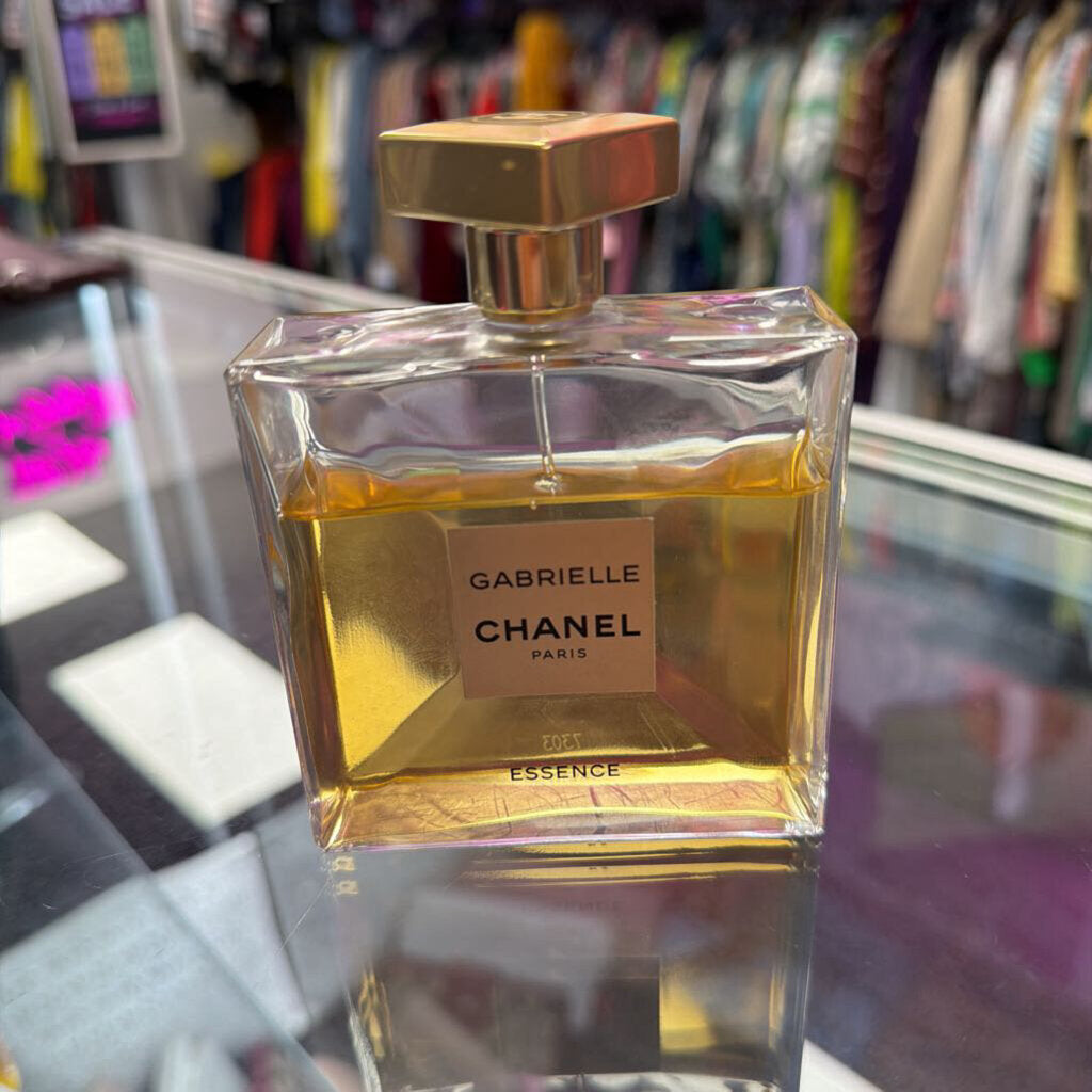 Chanel Essence