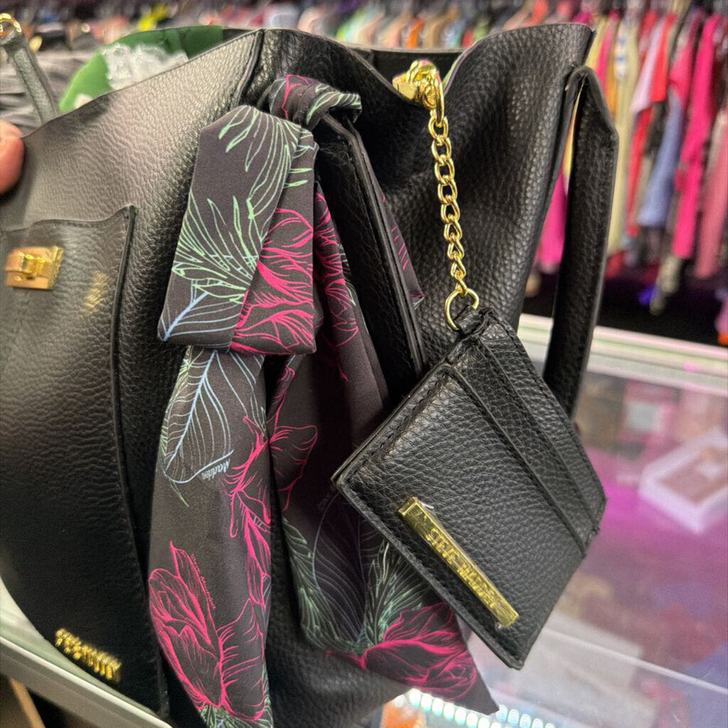 Steve Madden Pebbled Hobo w/ Scarf