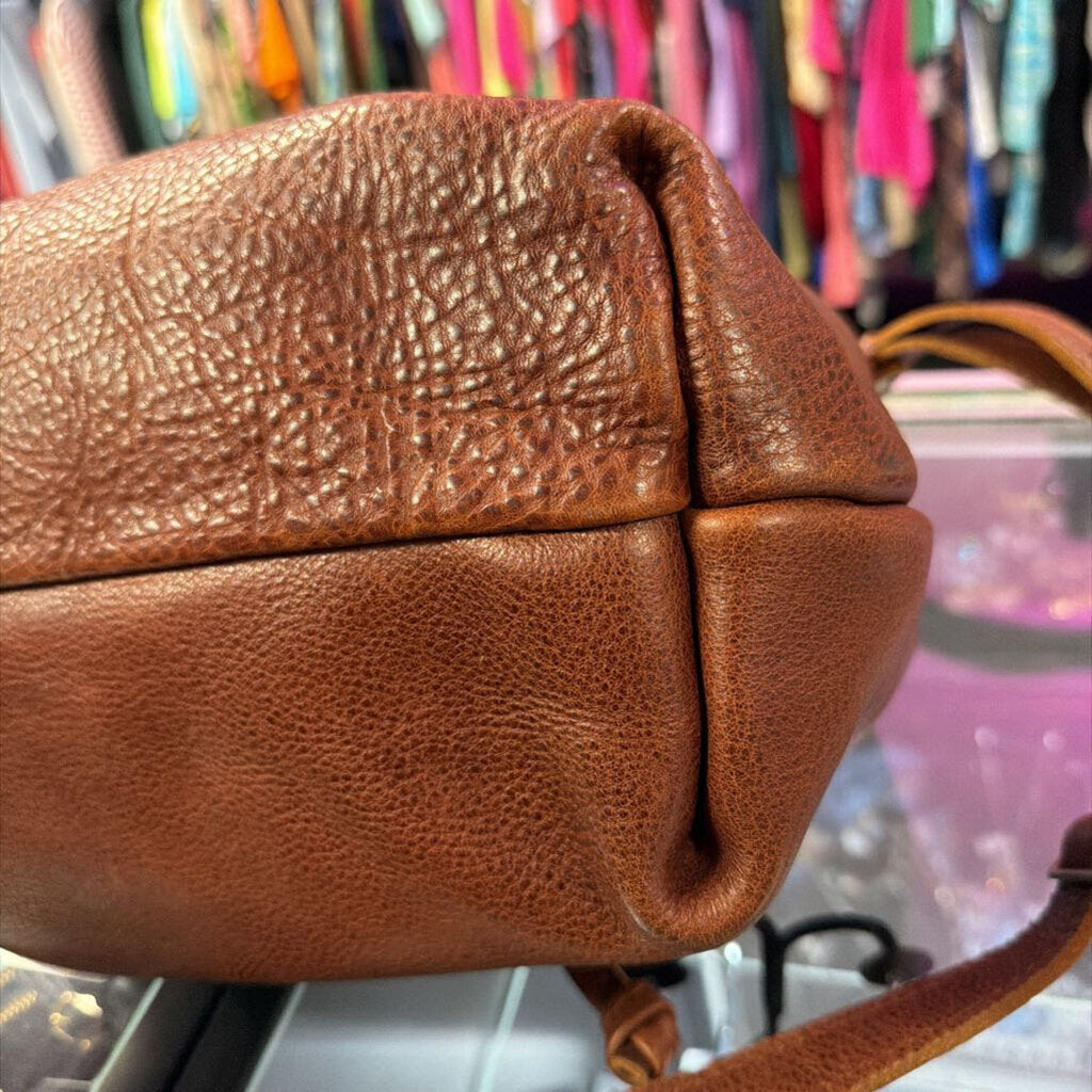 Portland Leather Classic Drawstring Bucket Bag Grained Leather