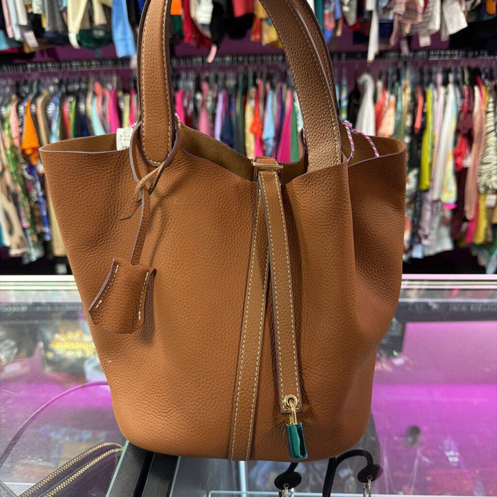 Unknown Grained Tote With Lock