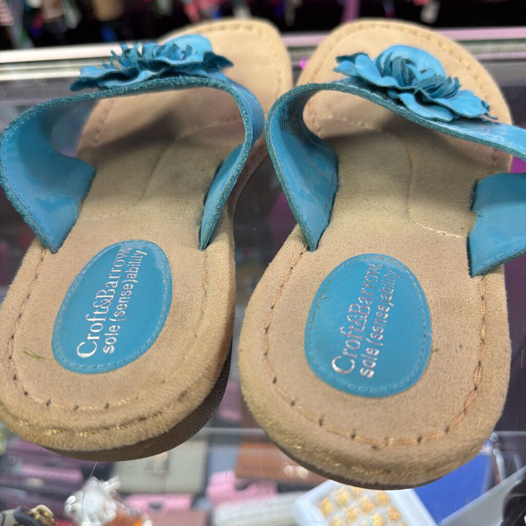 8 CRoft & Barrow Thong Flower Applique Sandal