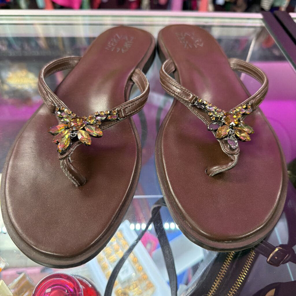 9.5 Naturalizer Liliana Gem Detail Thong Sandal