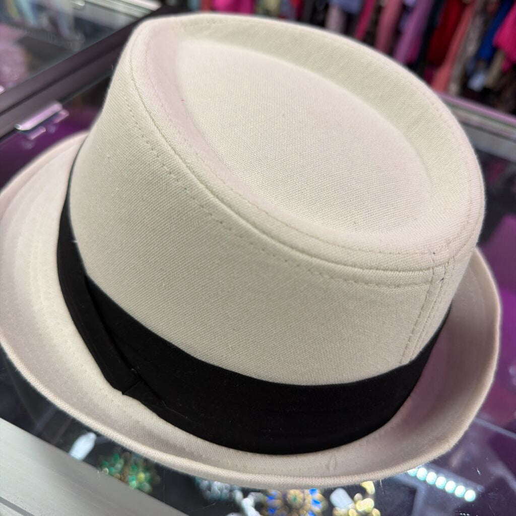 CBRL White Fedora Black Band