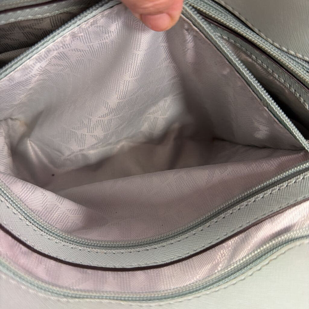 Michael Kors Jet Set Medium Snap Pocket Zip Close Tote
