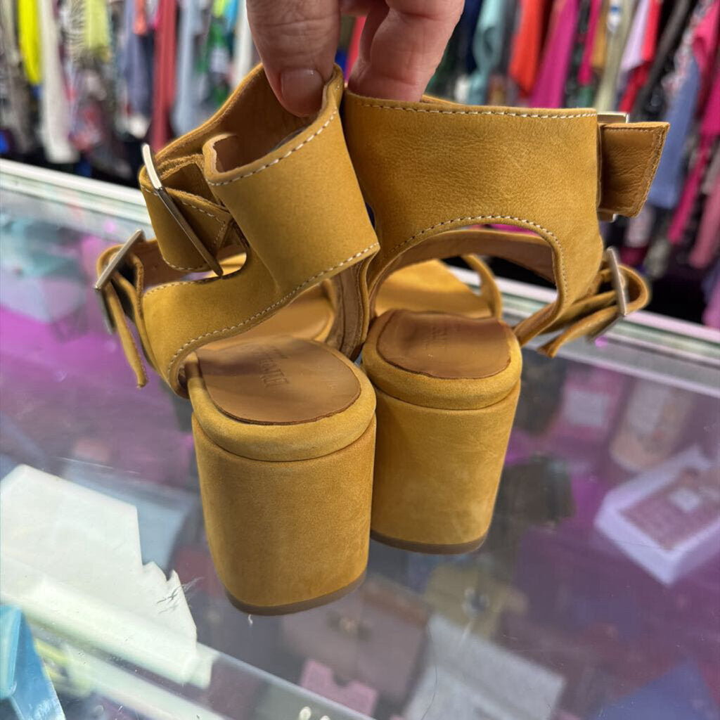 7.5 Firenze.Studio Suede Ankle Strap Heel
