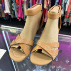 8.5 Clarks Ankle Strap Sandal Block Heel