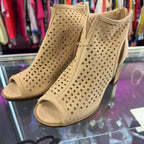 6 Dirty Laundry Tessa Perforated PeepToe Stacked Heeh