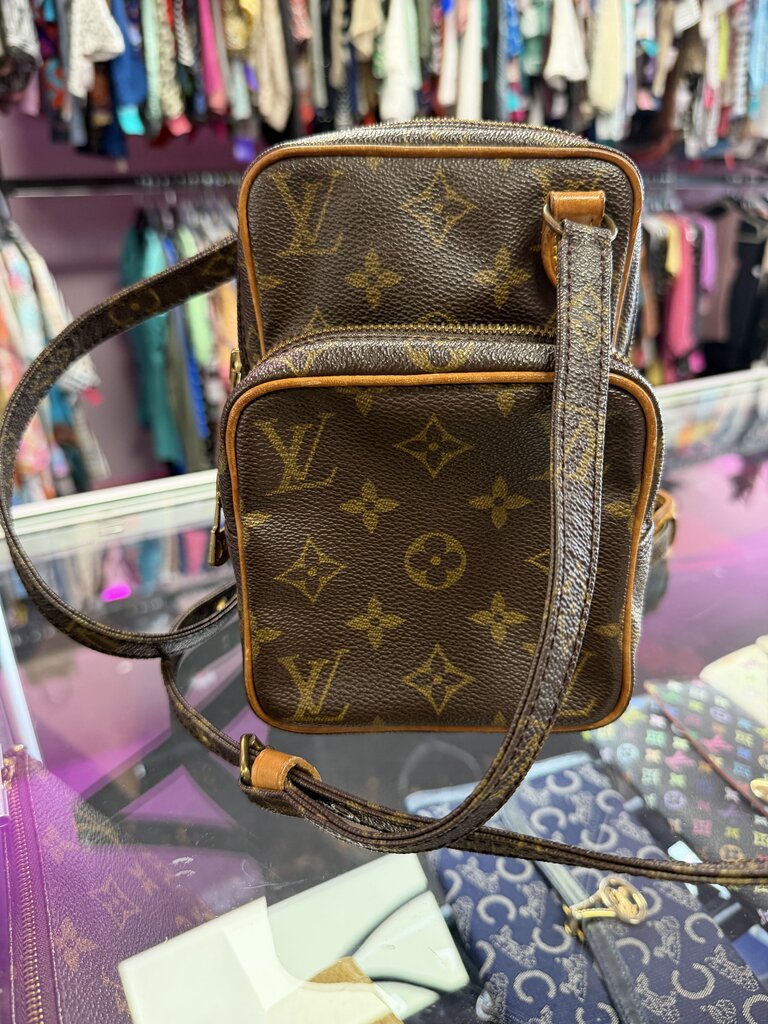 Louis Vuitton Amazone 3TH0940 made in France in September 1990