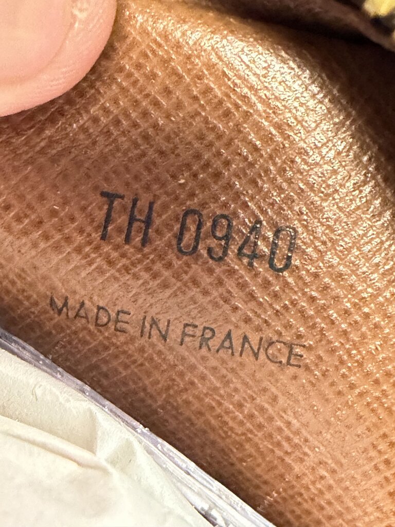 Louis Vuitton Amazone 3TH0940 made in France in September 1990