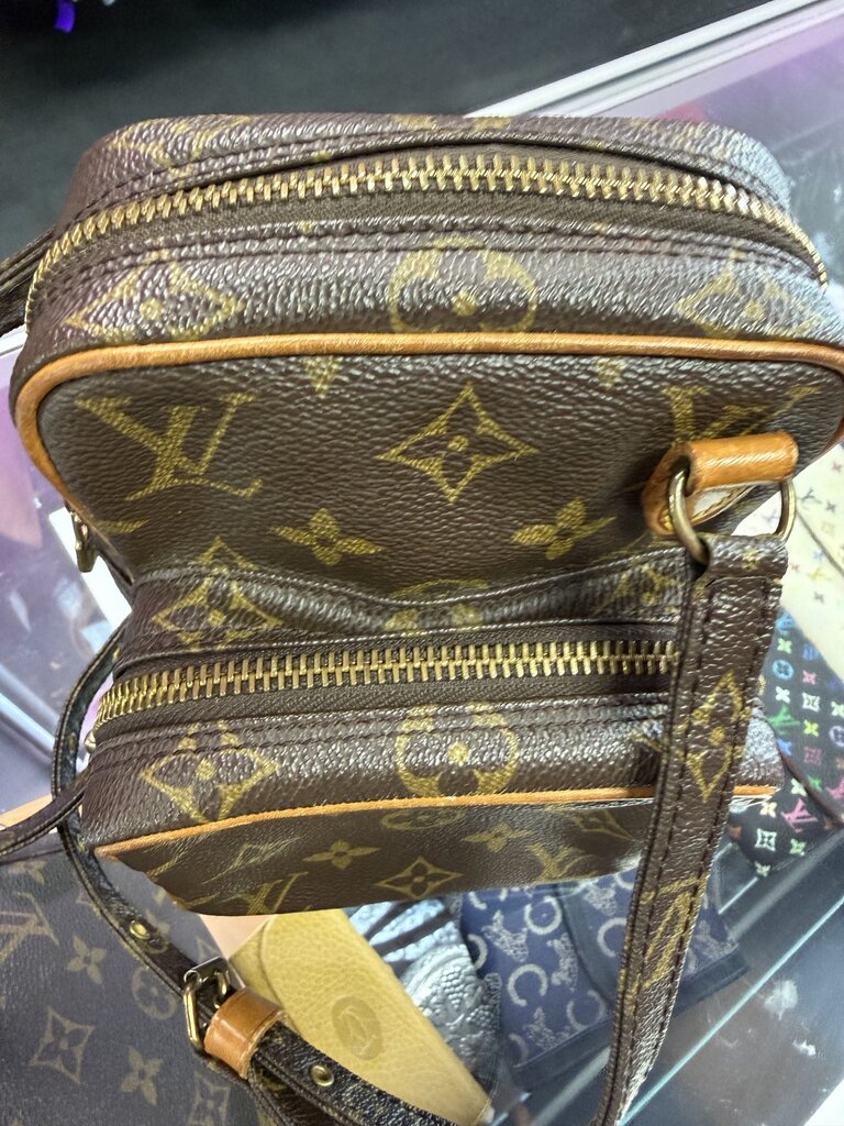 Louis Vuitton Amazone 3TH0940 made in France in September 1990