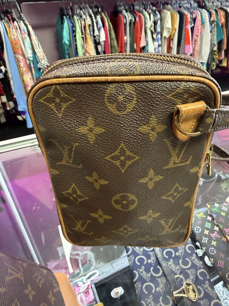 Louis Vuitton Amazone 3TH0940 made in France in September 1990