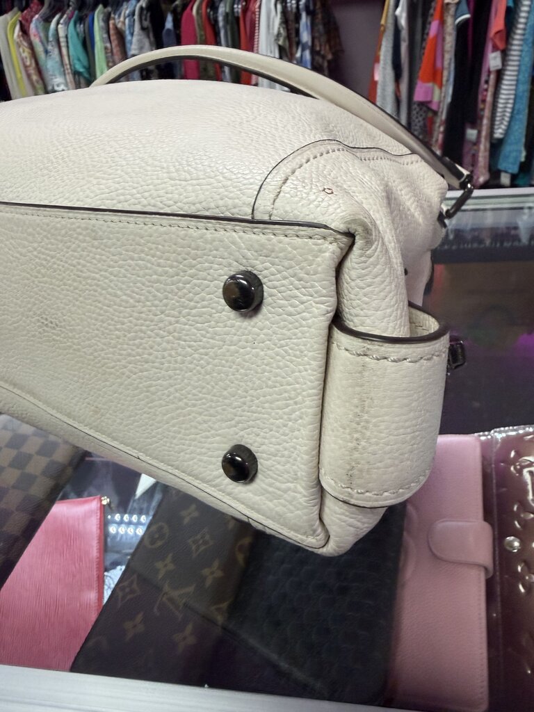 Coach Edie Shoulder Bag Metal Link Grommet Detail Along Side
