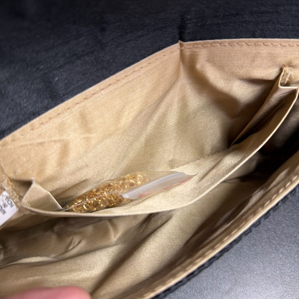 Unknown Woven Clutch Beaded Medallion