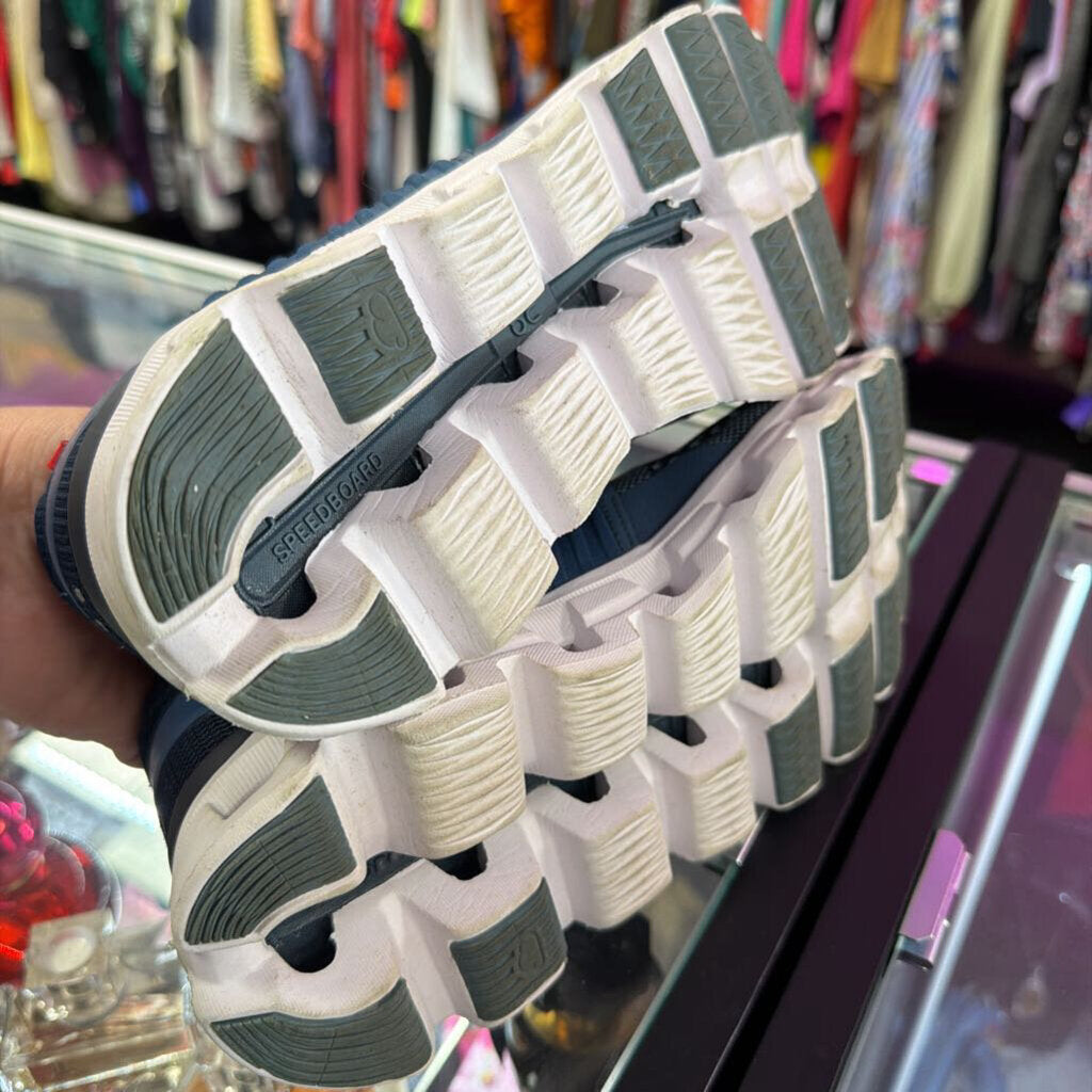 8 OC Running shoes have a split in lace hole Sold As is