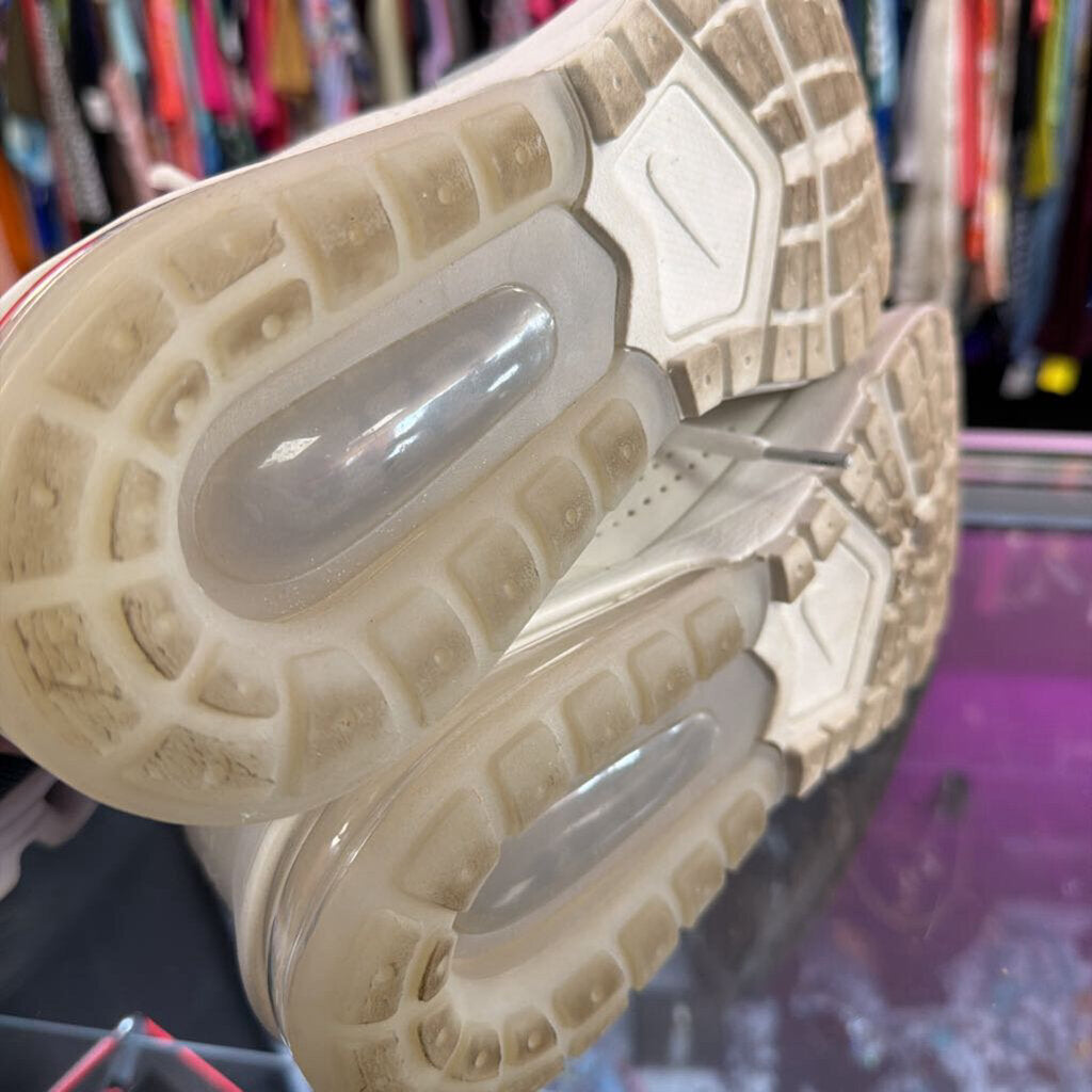 8 Nike Air Max Pulse FD6409-101