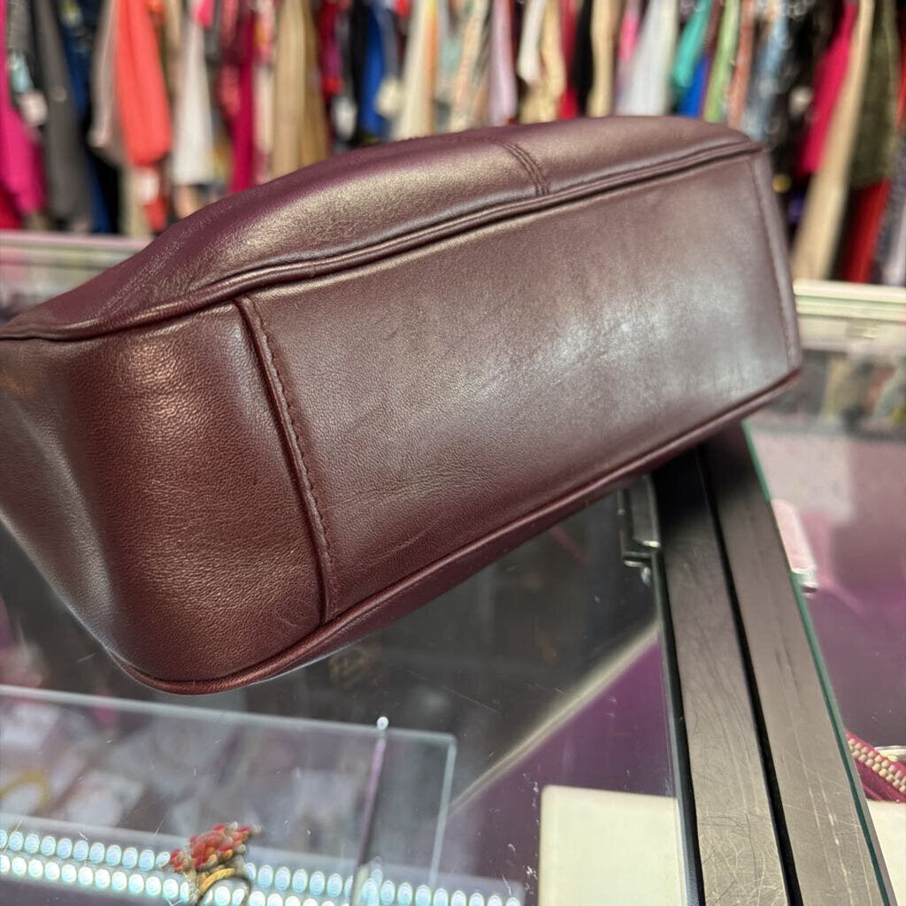 Etienne Aigner VTG Leather Shoulder Crossbody in Rare Color