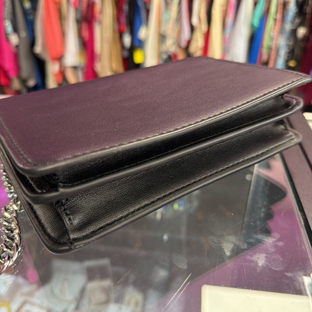 David Jones Chain Small Shoulder Bag is a lightweight, Paris-designed faux Saffiano leather purse featuring silver-toned hardware