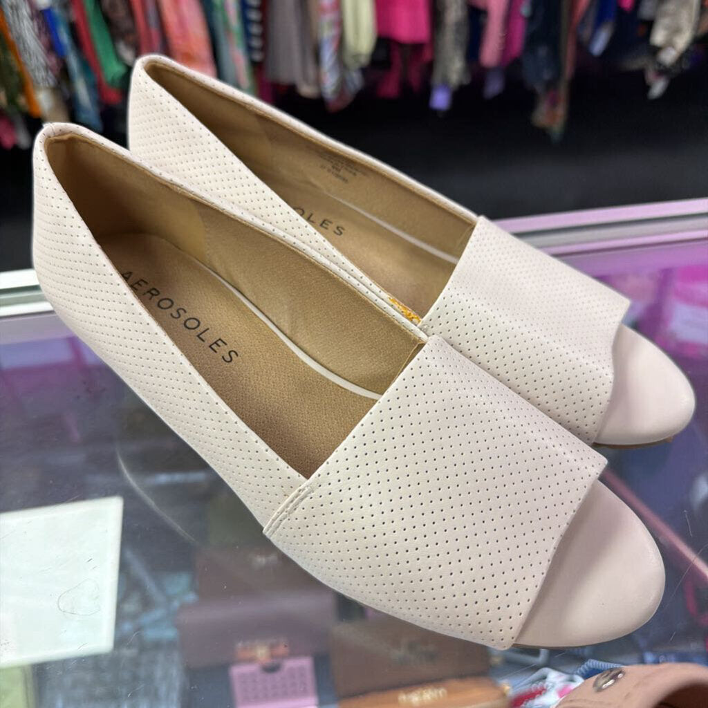 8 Aerosoles Peptone Perforated Cork Heel Shoe