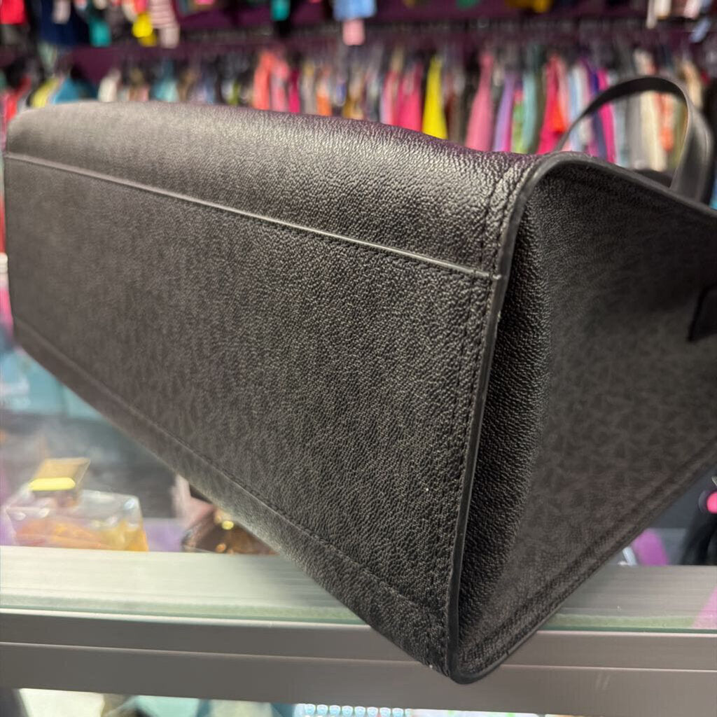 Micheal Kors Kenly Monogram Saffiano Tote