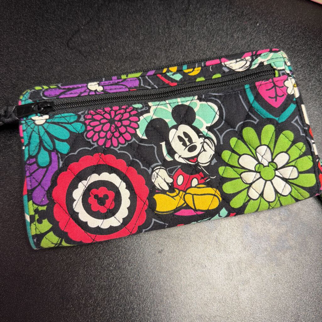 Vera Bradley Disney Parks Quilted Wrislet Wallet Mickey's Magical Blooms
