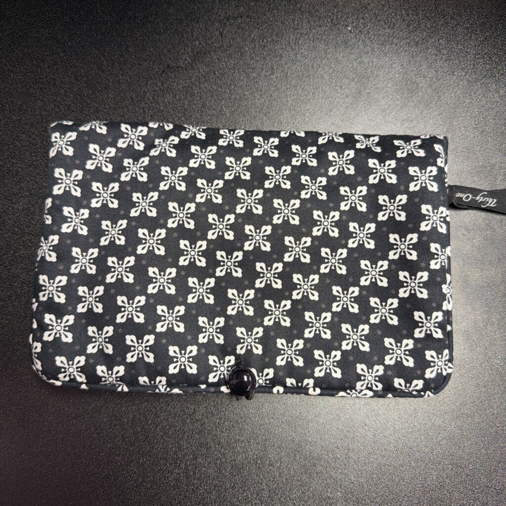 Thirty-One Patterned Quilted 3 PC Travel Case