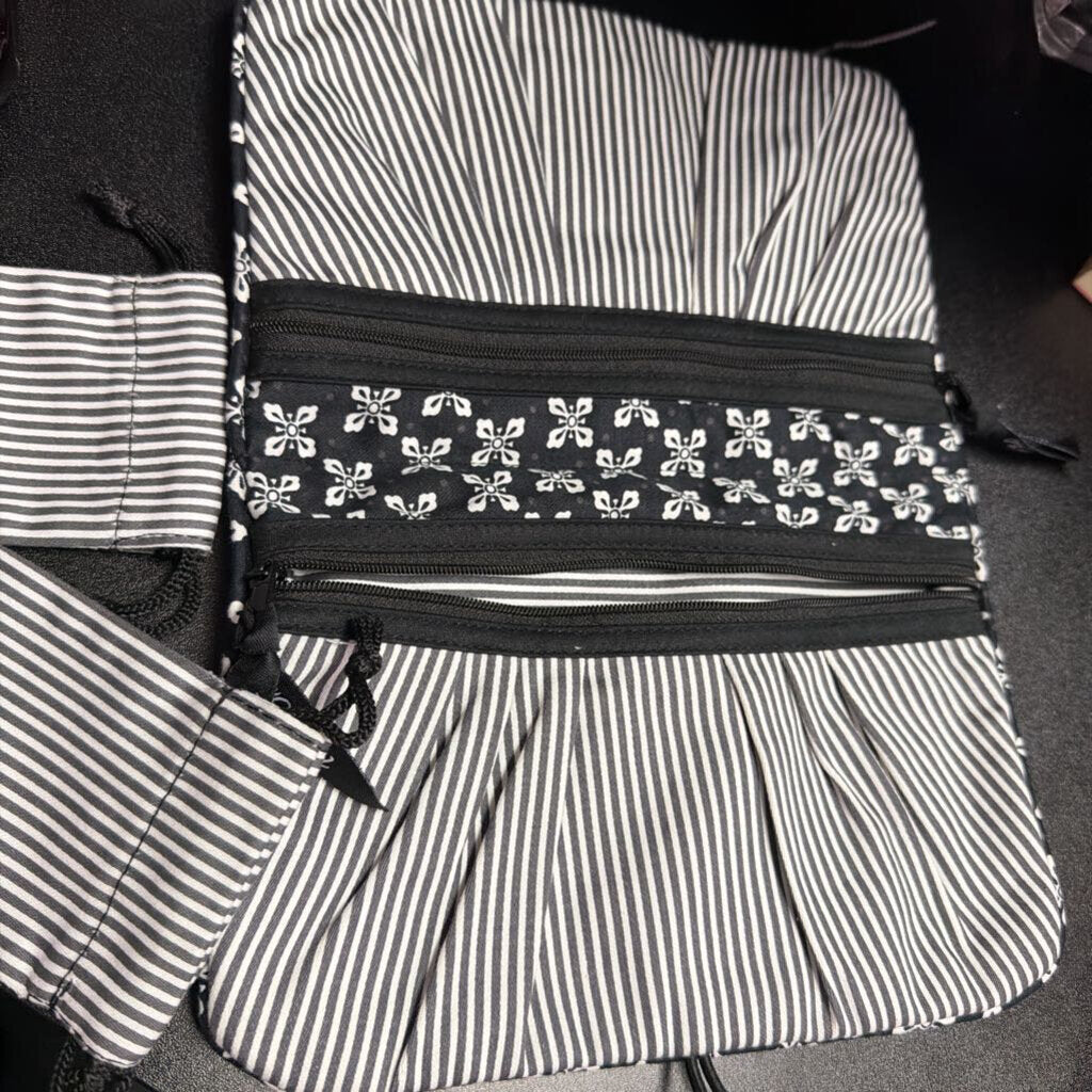 Thirty-One Patterned Quilted 3 PC Travel Case