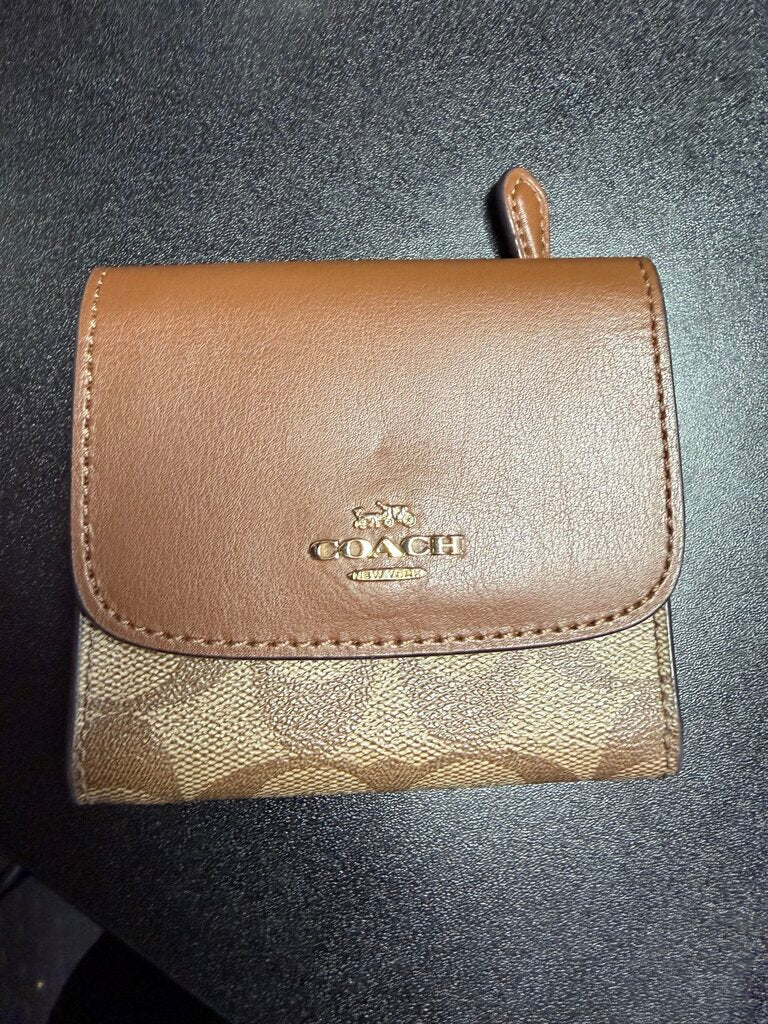 Coach Snap Flap Wallet Mono