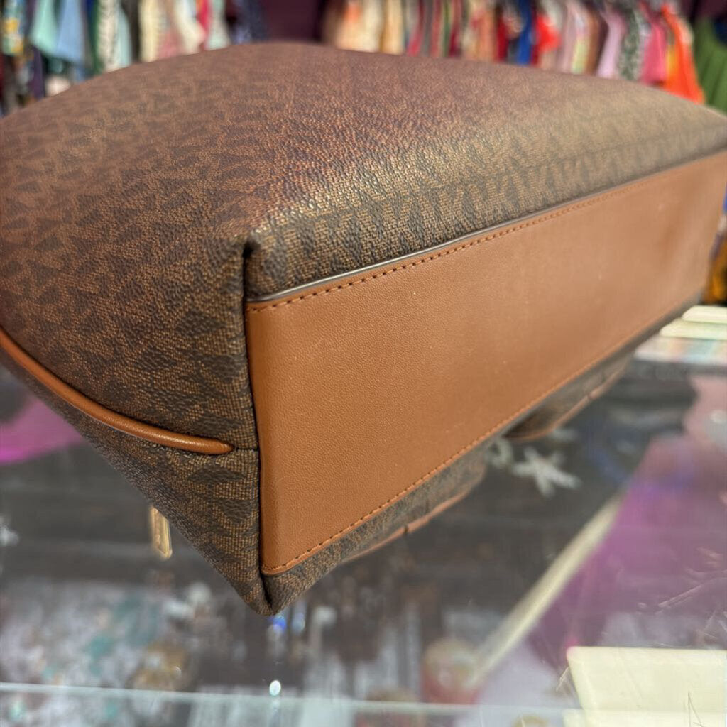 Michael Kors Merritt Cargo Large Shoulder Monogram Bag